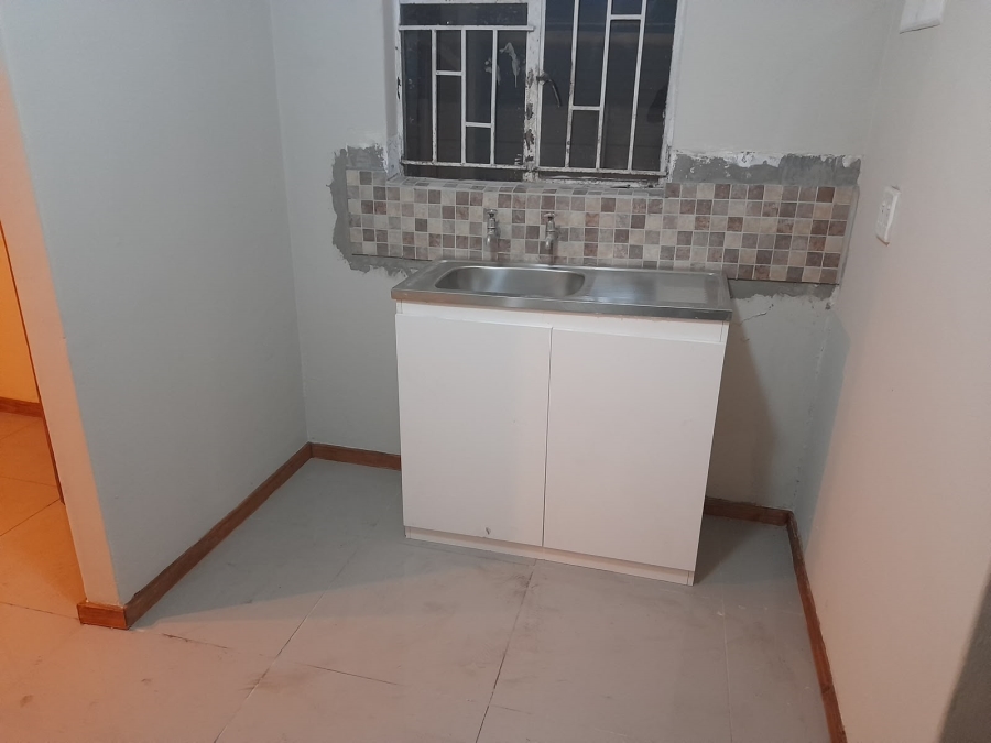 To Let 2 Bedroom Property for Rent in Pine Place Western Cape